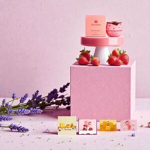 Bee Strawberry Lip Balm - Pink